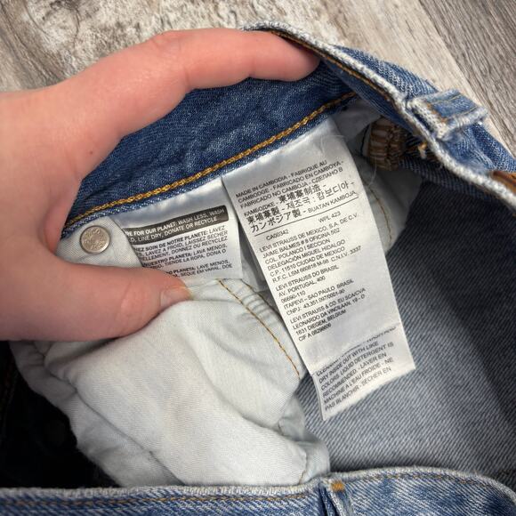 Levis 501 Light Wash Blue Womens 26x24 Distressed Button Fly Denim Jeans Red Tab - Picture 12 of 12